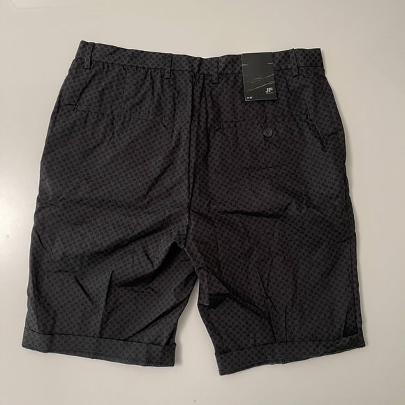 Shorts - Picture 3 of 6